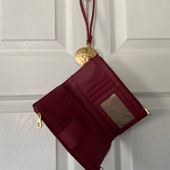 Relic brand wristlet. Carried twice. Perfect condition. Like new. - Picture 2 of 2